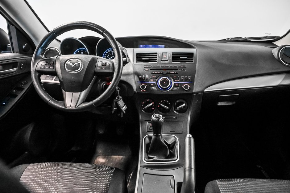 2012 Mazda 3 GS-SKY-17