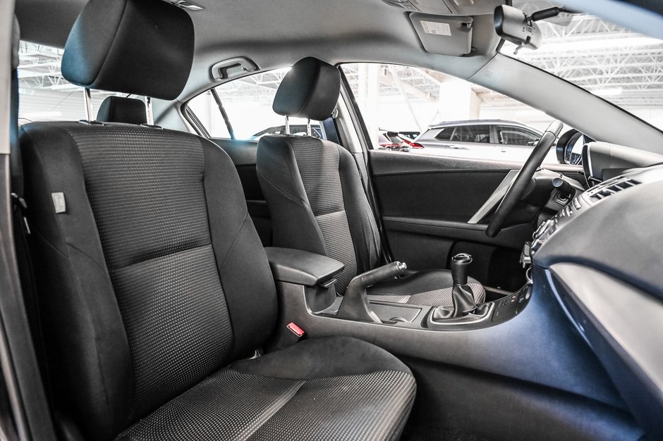 2012 Mazda 3 GS-SKY-21