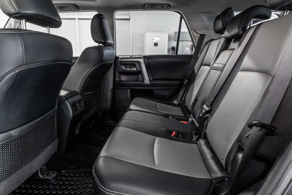 2024 Toyota 4Runner Base-30