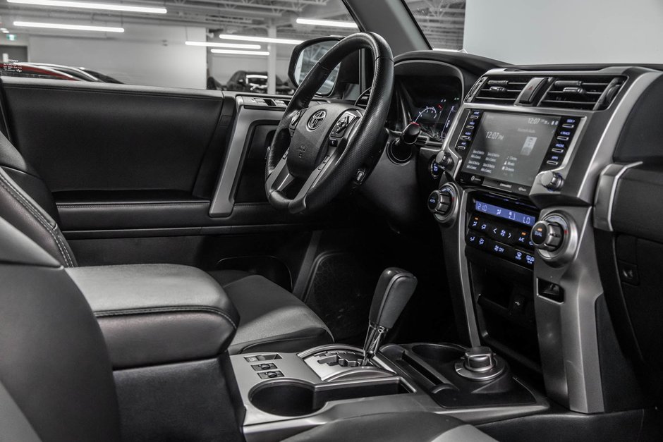 2024 Toyota 4Runner Base-36