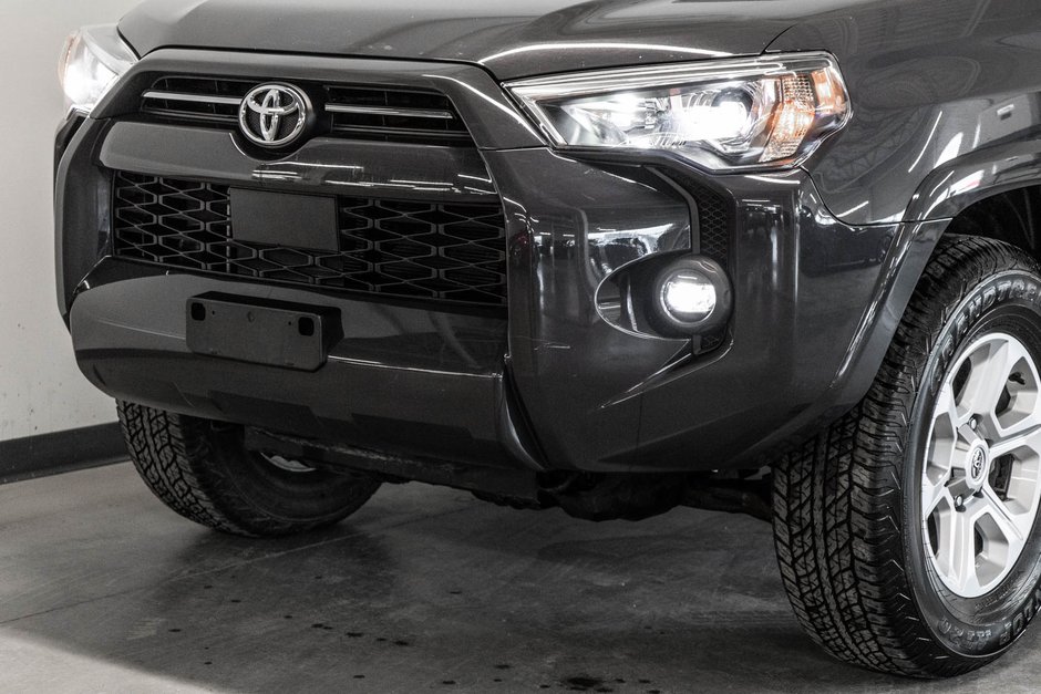 2024 Toyota 4Runner Base-2