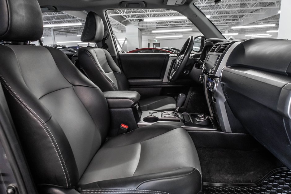 2024 Toyota 4Runner Base-35