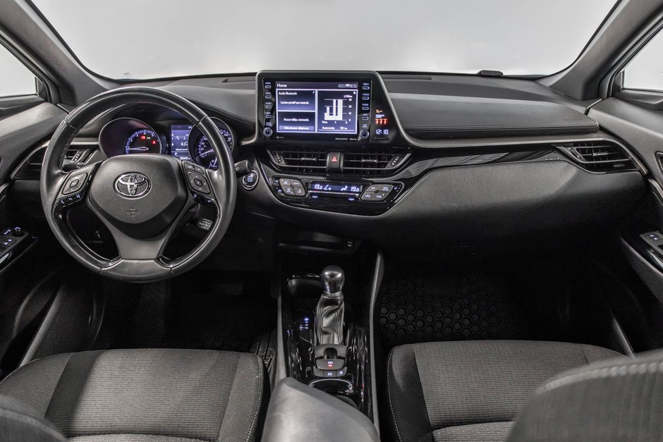 Toyota C-HR Base 2019-25