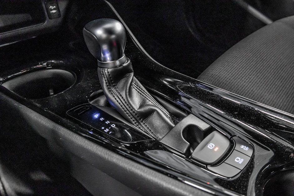 Toyota C-HR Base 2019-22