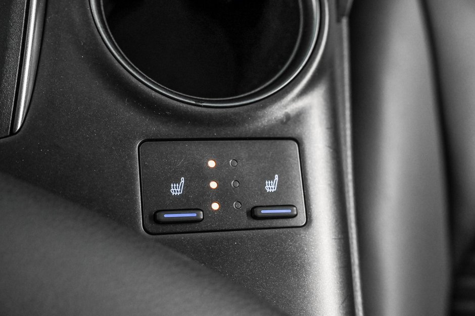 Toyota Camry SE 2021-13