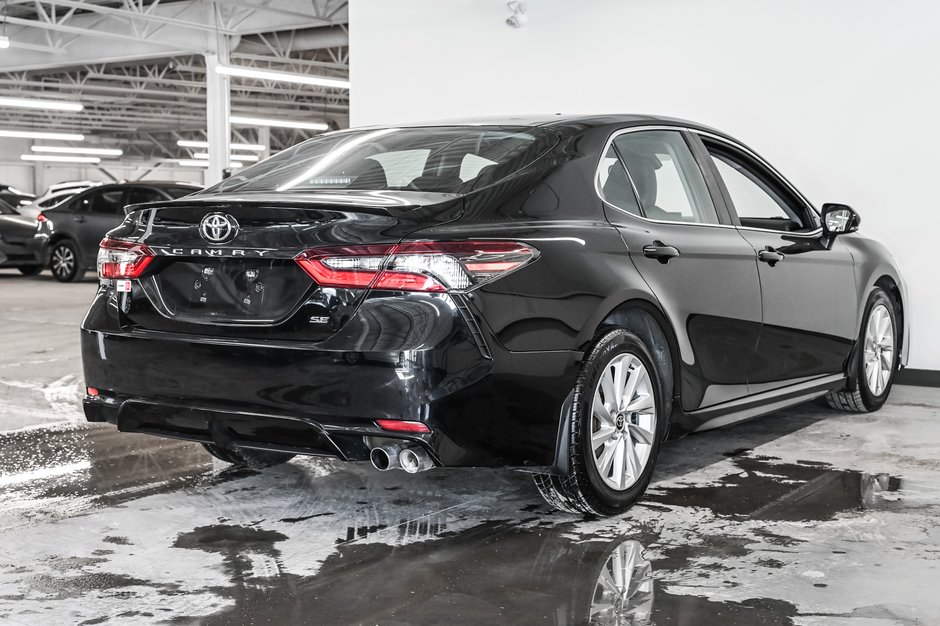 Toyota Camry SE 2021-6