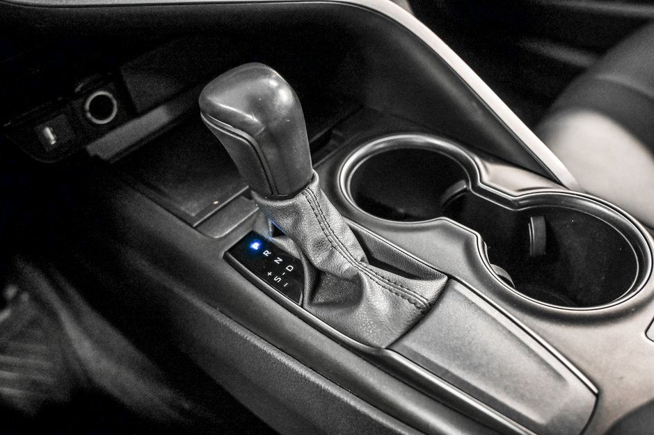 Toyota Camry SE 2021-12