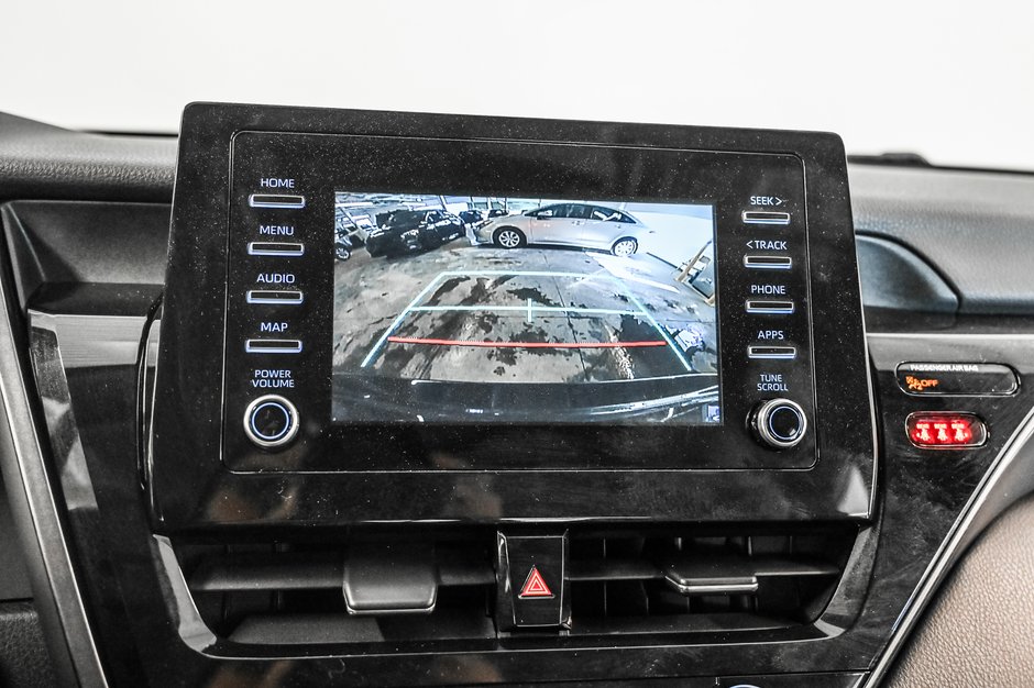 Toyota Camry SE 2021-15