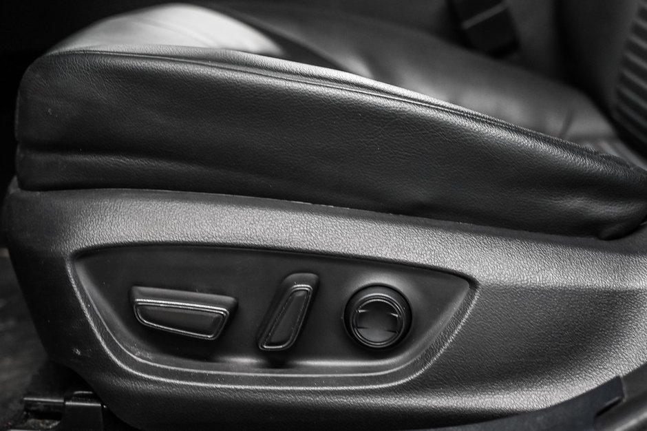 Toyota Camry SE 2021-9