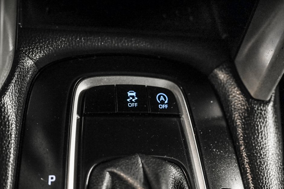 2022 Toyota Corolla Cross LE-13