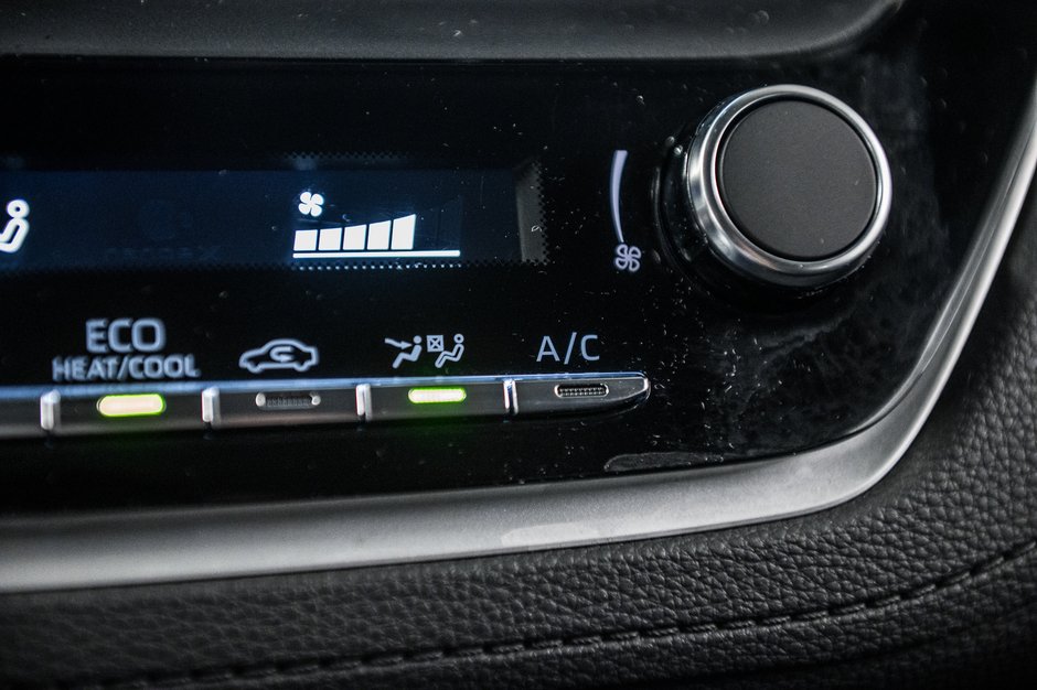 Toyota Corolla Cross LE 2023-21