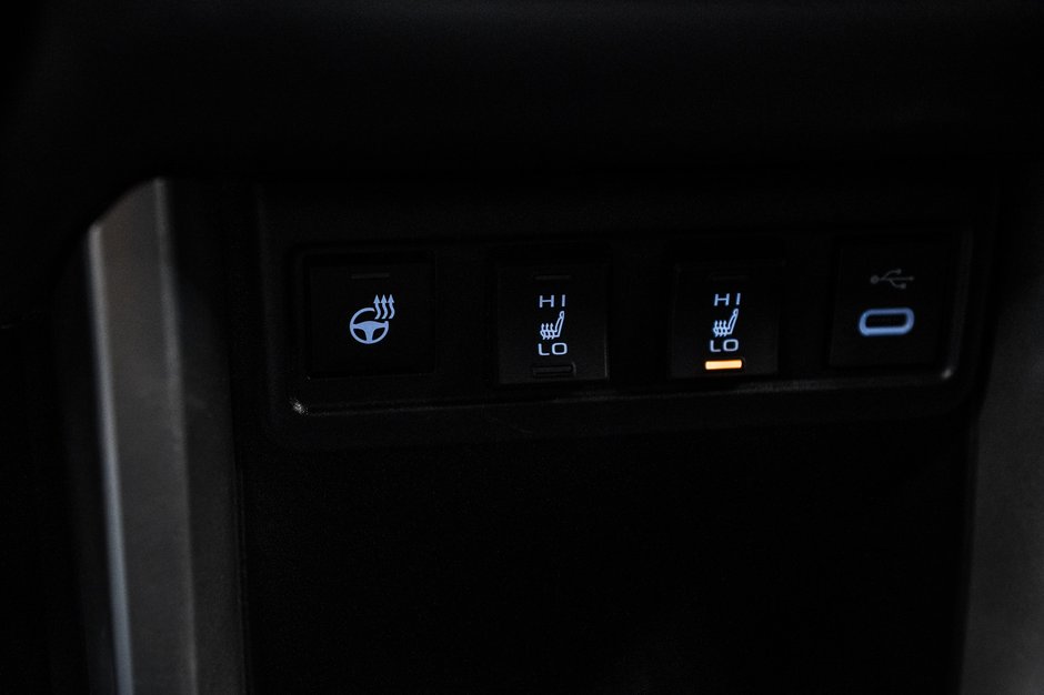 Toyota Corolla Cross LE 2023-22