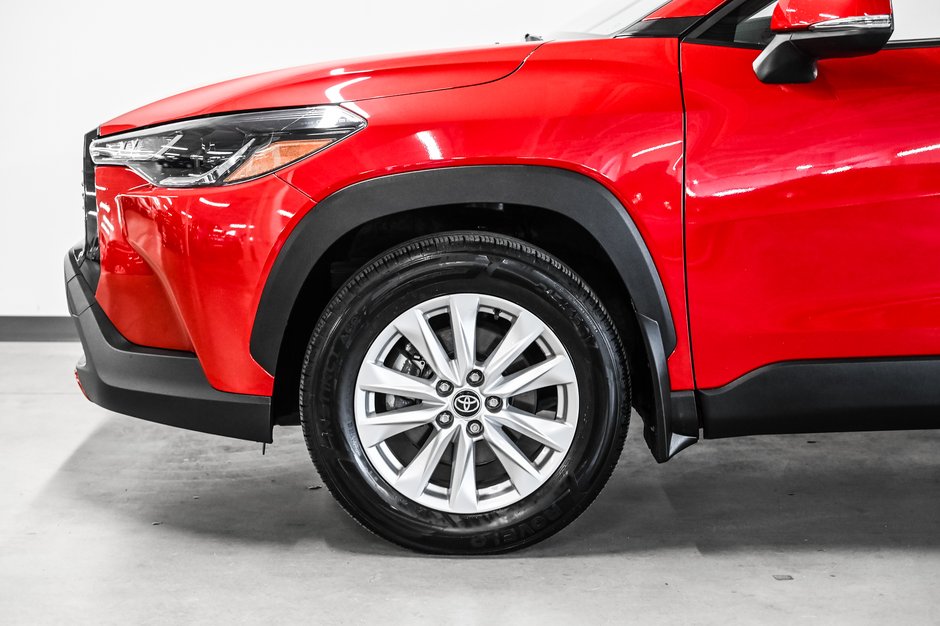 2023 Toyota Corolla Cross LE-6