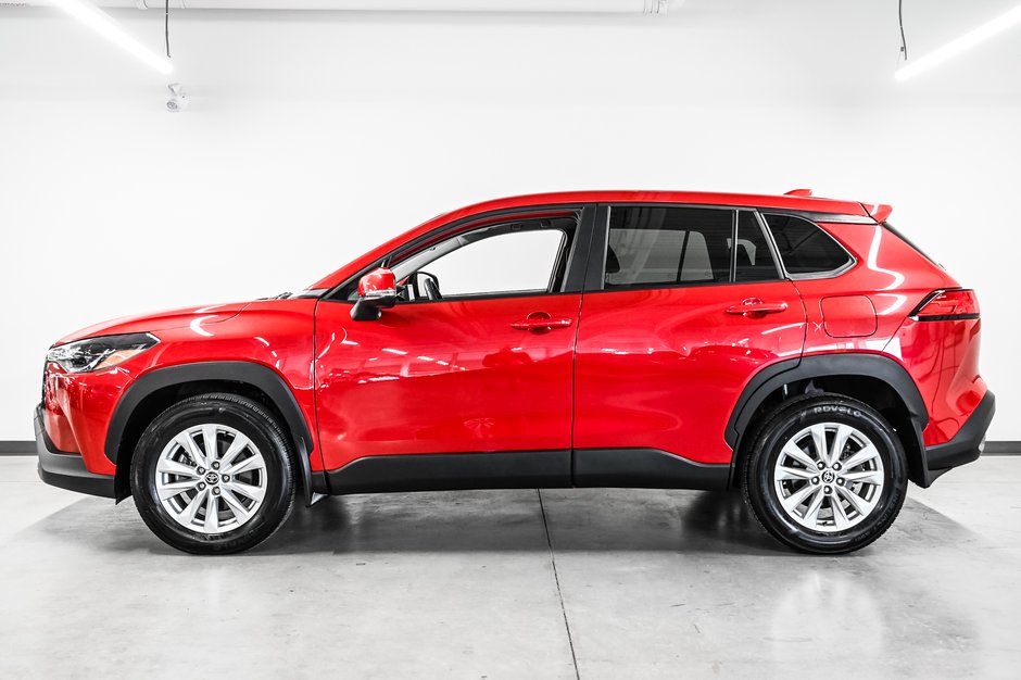 2023 Toyota Corolla Cross LE-2