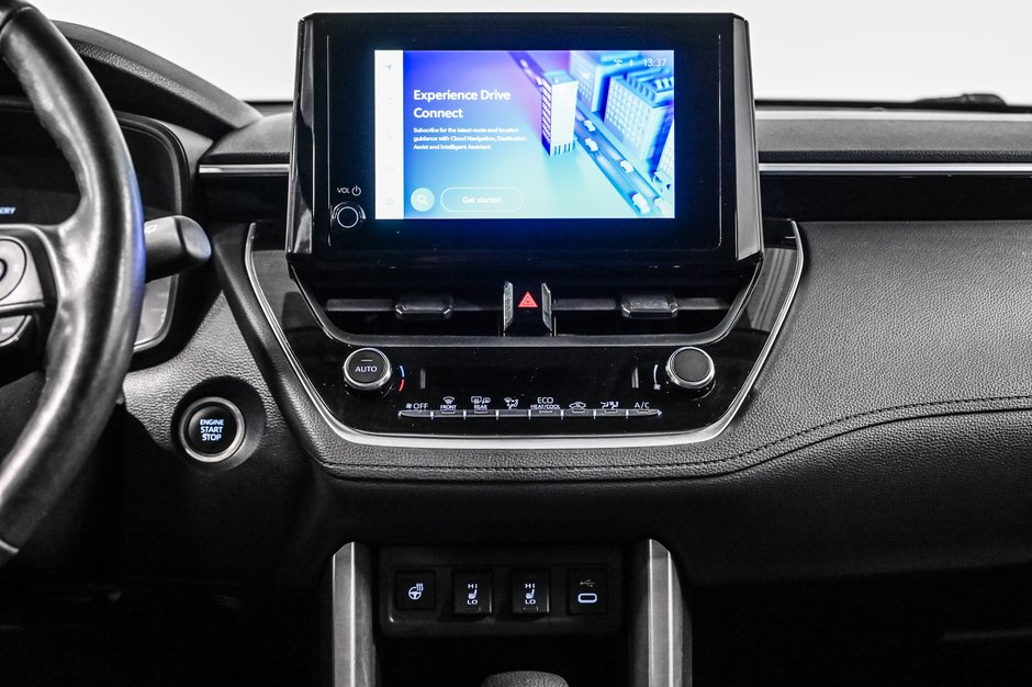 Toyota Corolla Cross LE 2023-22