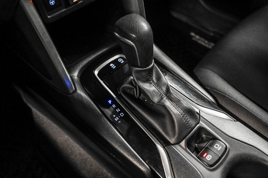 Toyota Corolla Cross LE 2023-13