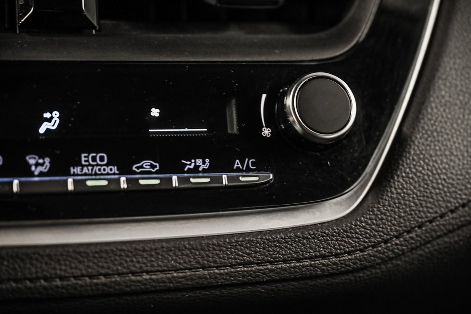 Toyota Corolla Cross LE 2023-17