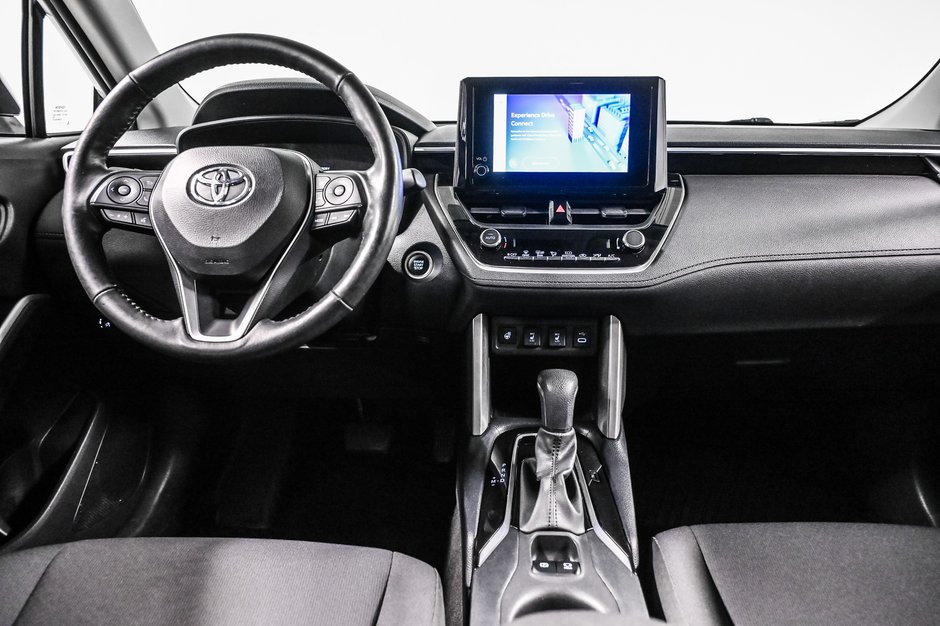 Toyota Corolla Cross LE 2023-20