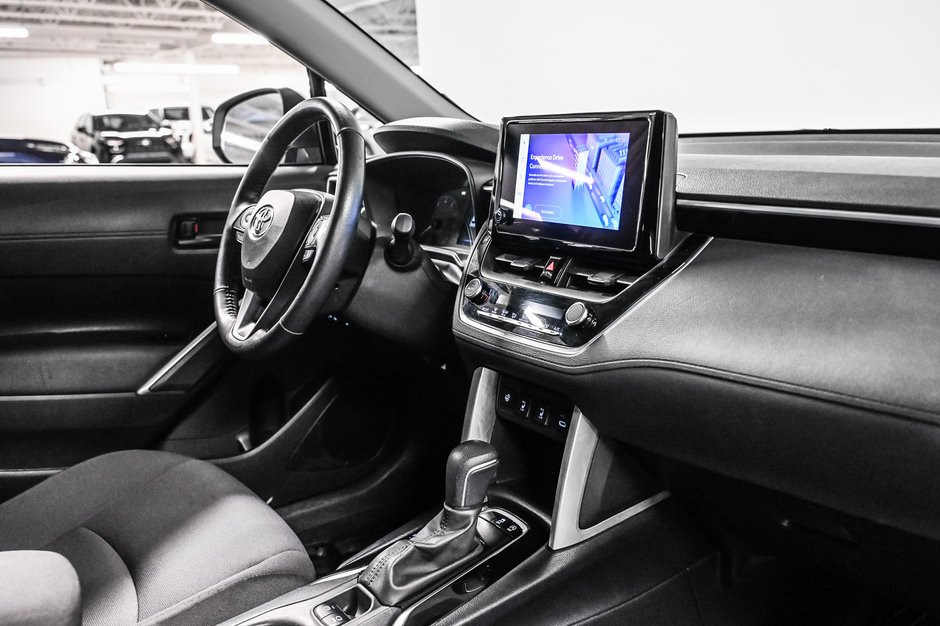 Toyota Corolla Cross LE 2023-23