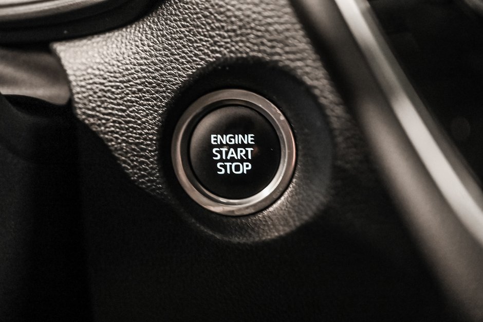 Toyota Corolla Cross LE 2023-16