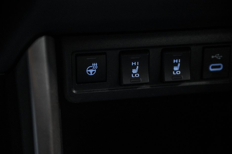 2023 Toyota Corolla Cross LE-22