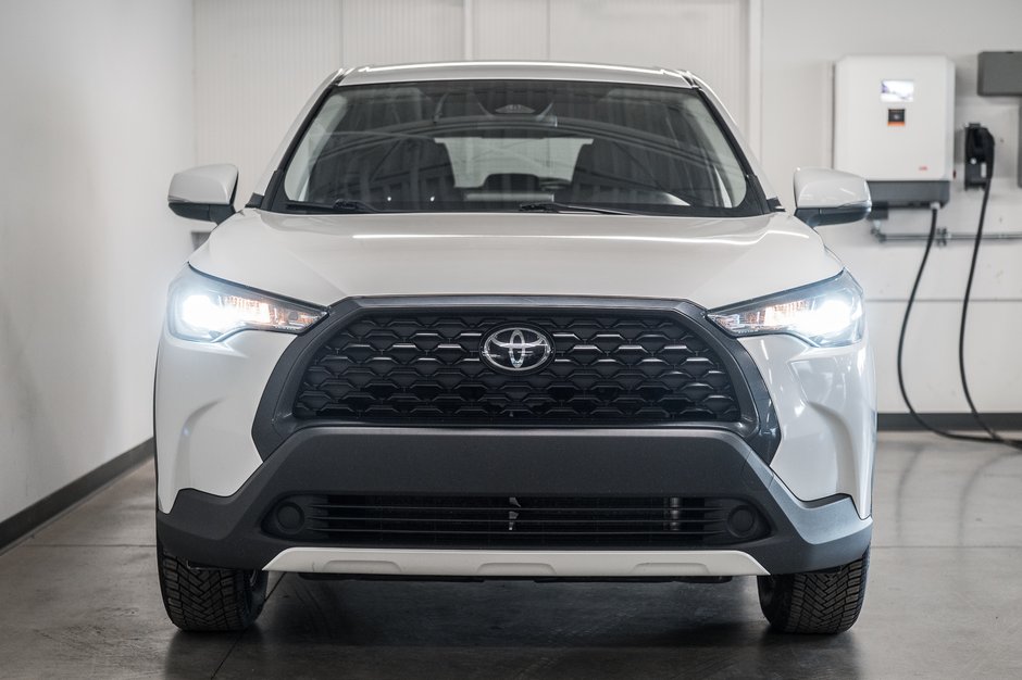 2023 Toyota Corolla Cross LE-1