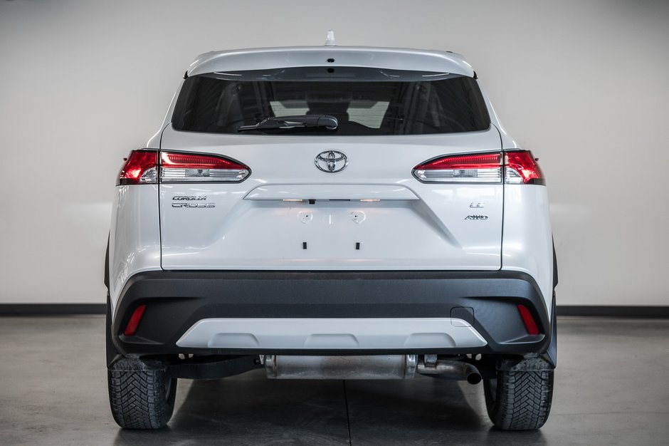 2023 Toyota Corolla Cross LE-6