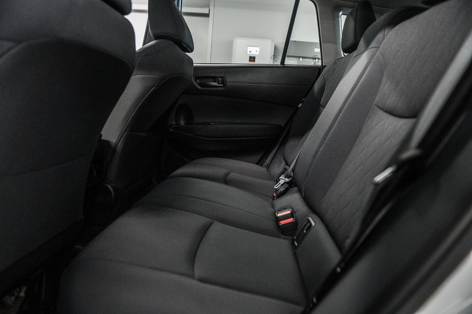 2023 Toyota Corolla Cross LE-24