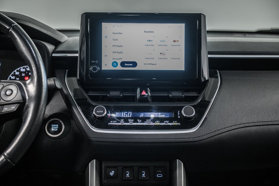 2023 Toyota Corolla Cross LE-27