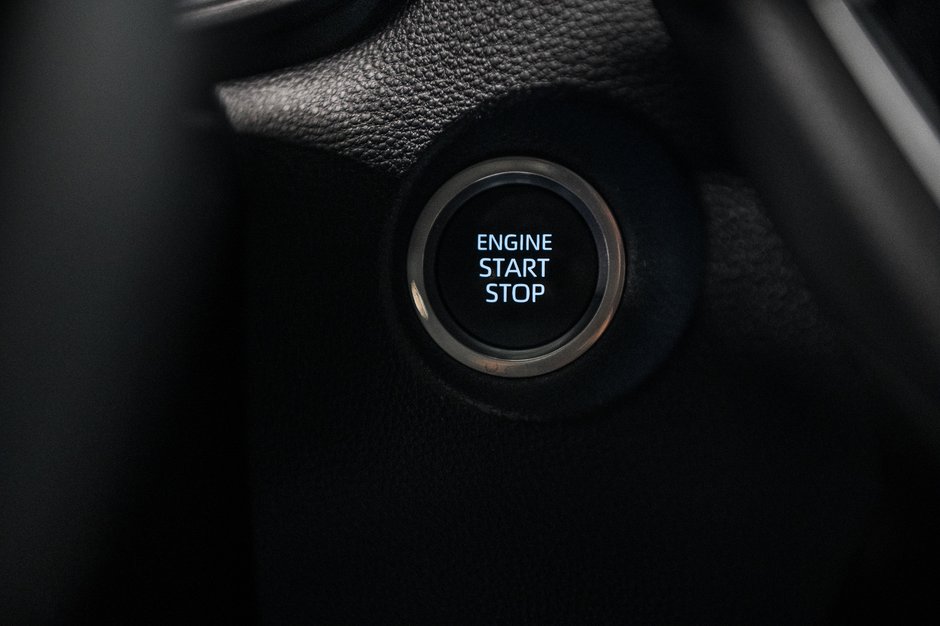 2023 Toyota Corolla Cross LE-18