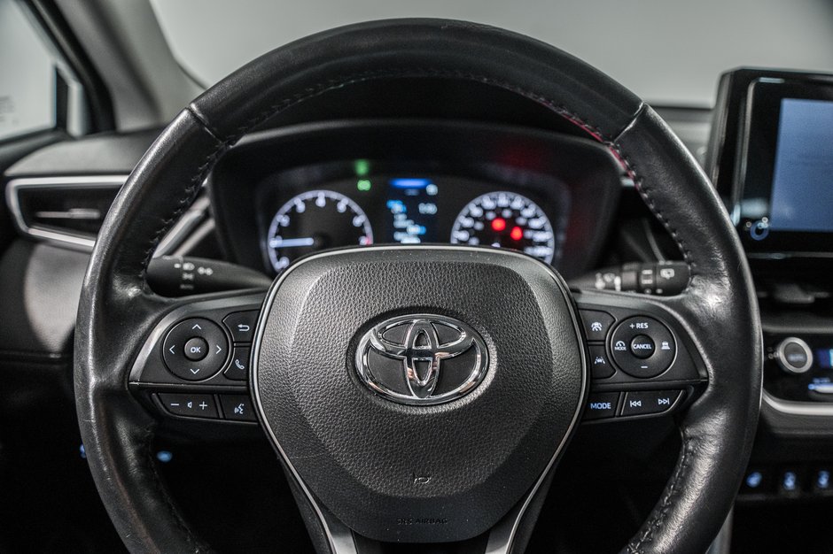 2023 Toyota Corolla Cross LE-15