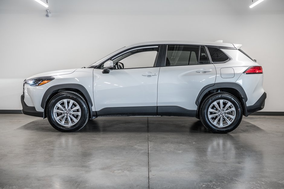 2023 Toyota Corolla Cross LE-4