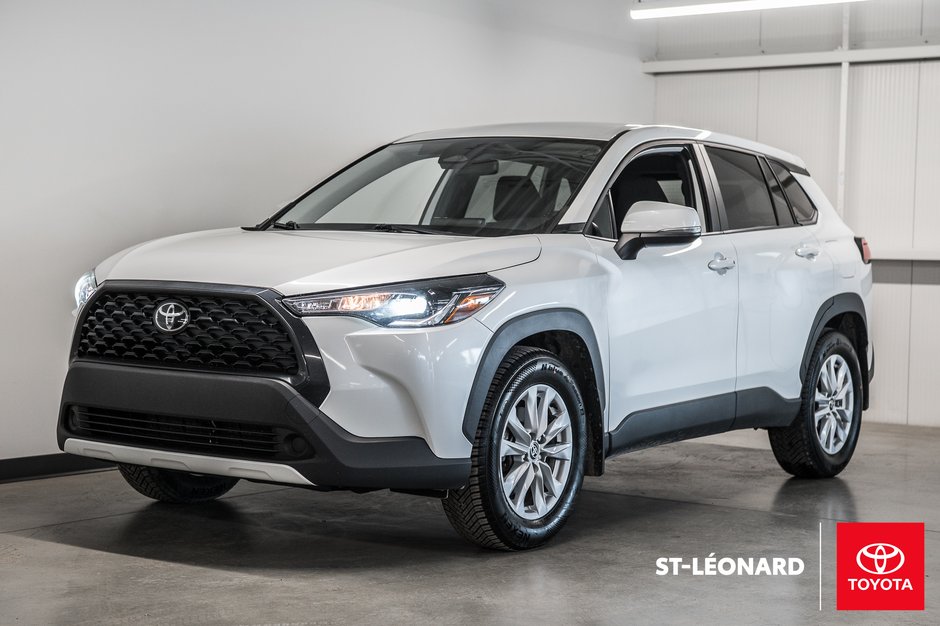 2023 Toyota Corolla Cross LE-0