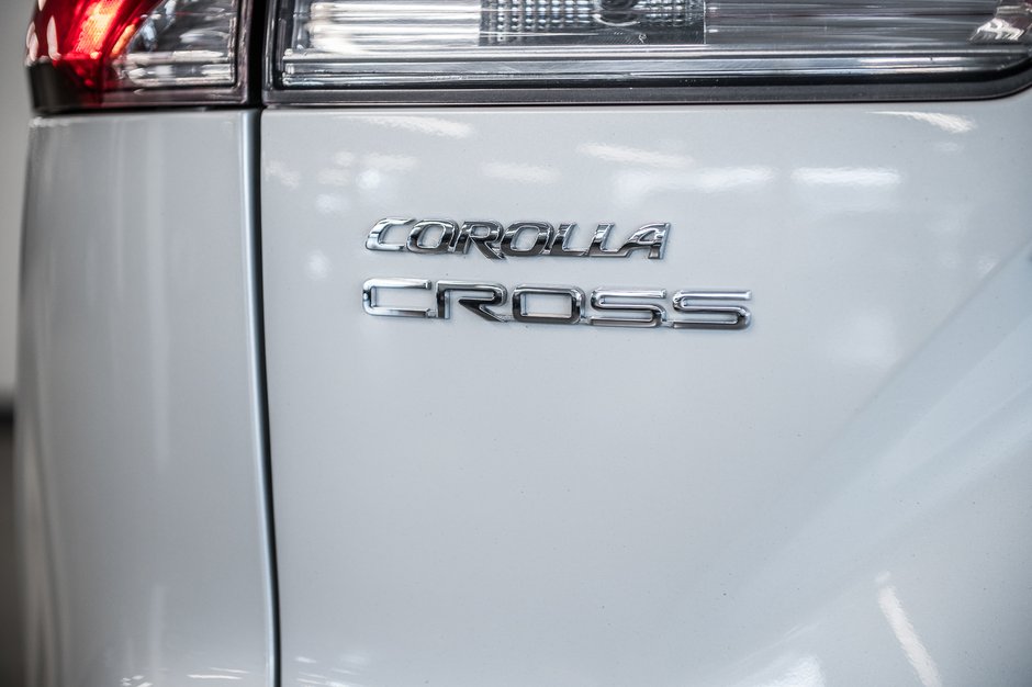 2023 Toyota Corolla Cross LE-8