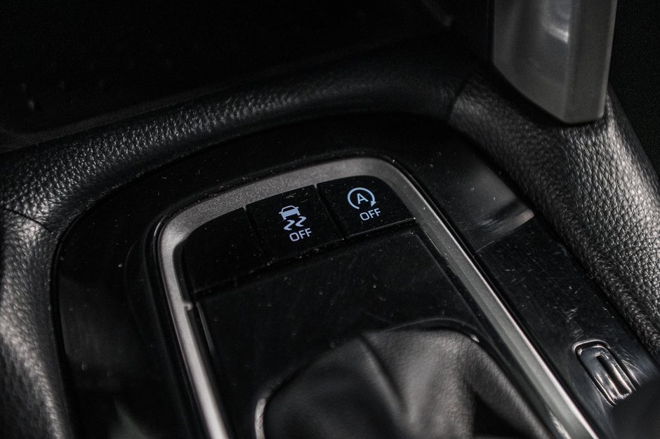 2023 Toyota Corolla Cross LE-23