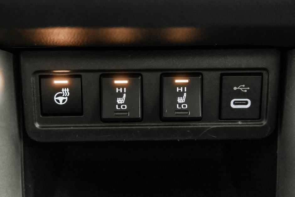 2023 Toyota Corolla Cross LE-22