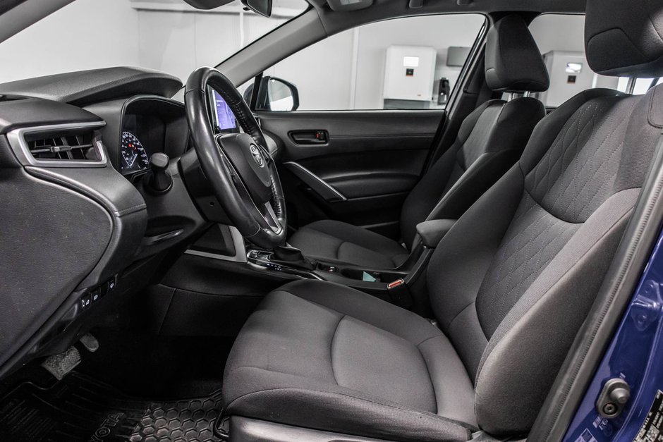 2023 Toyota Corolla Cross LE-12