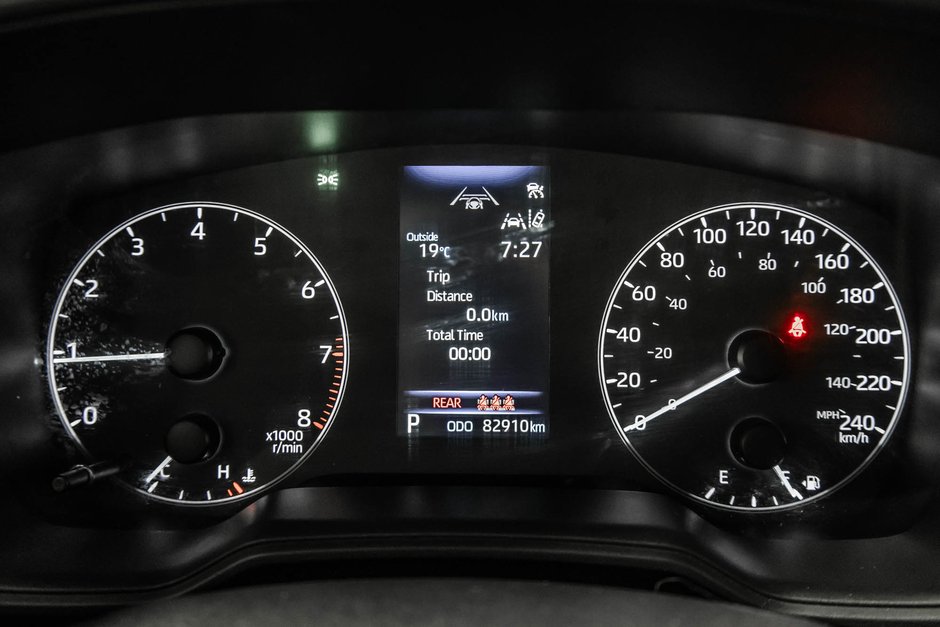 2023 Toyota Corolla Cross LE-15