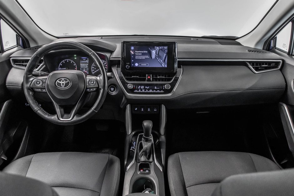 2023 Toyota Corolla Cross LE-27