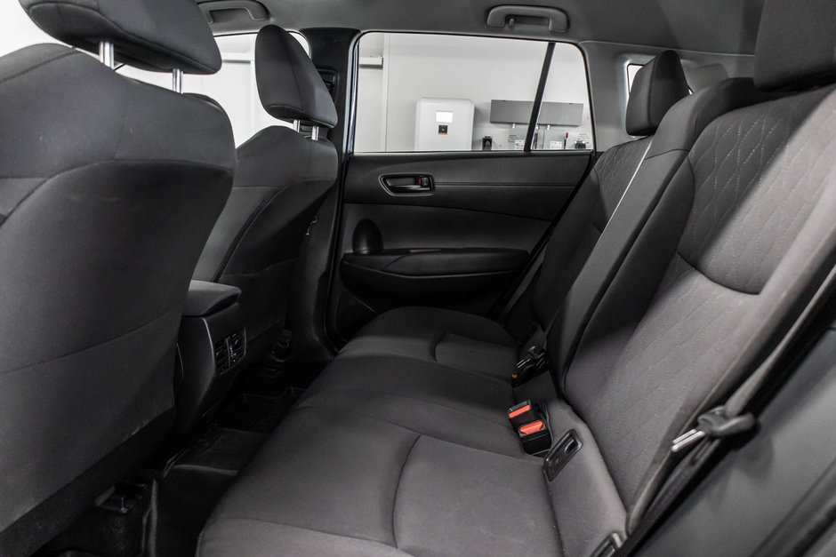 2023 Toyota Corolla Cross LE-26