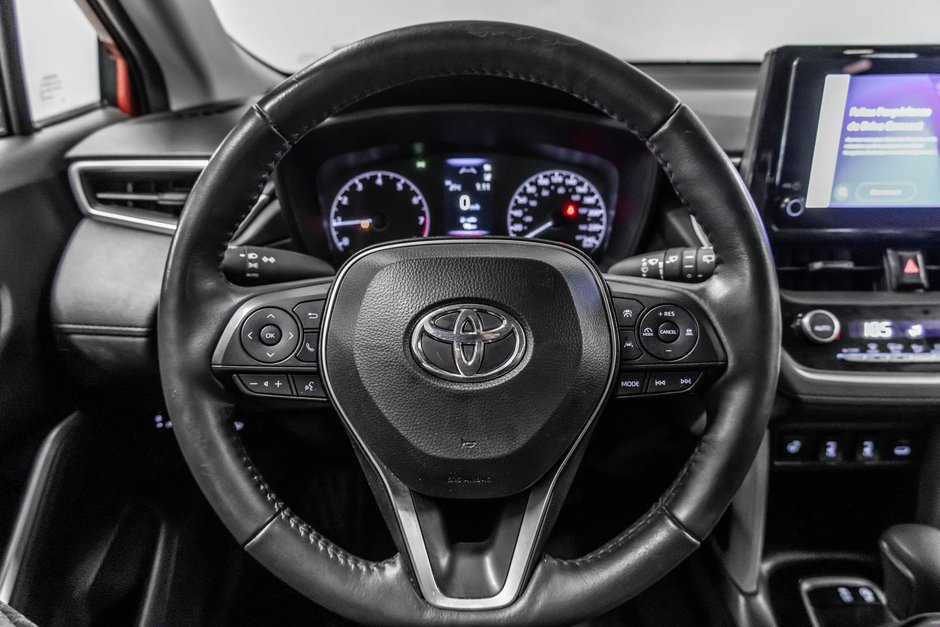 2024 Toyota Corolla Cross LE-14