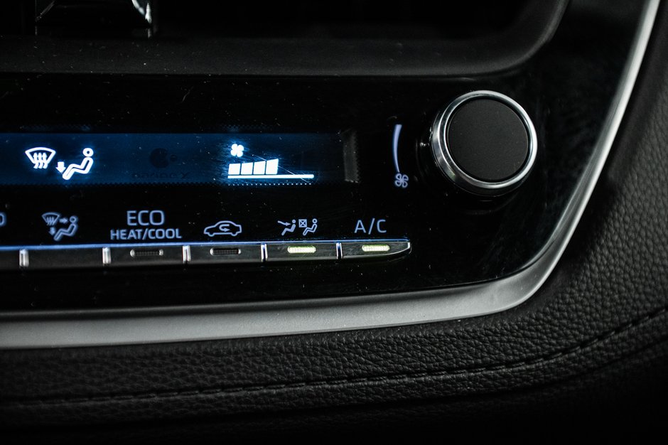 2024 Toyota Corolla Cross LE-22