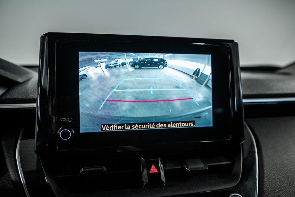 2024 Toyota Corolla Cross LE-20