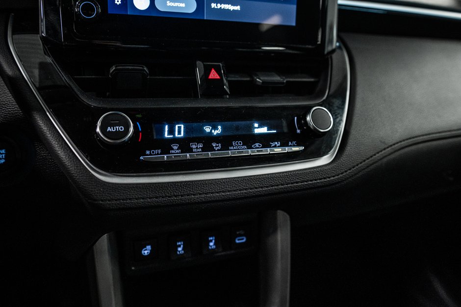 2024 Toyota Corolla Cross LE-21