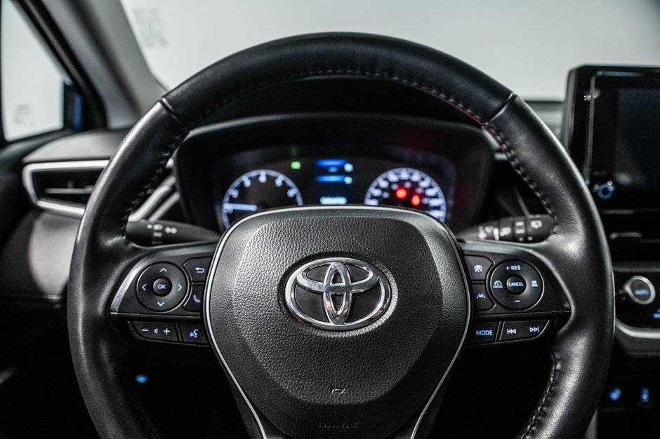 2024 Toyota Corolla Cross LE-16