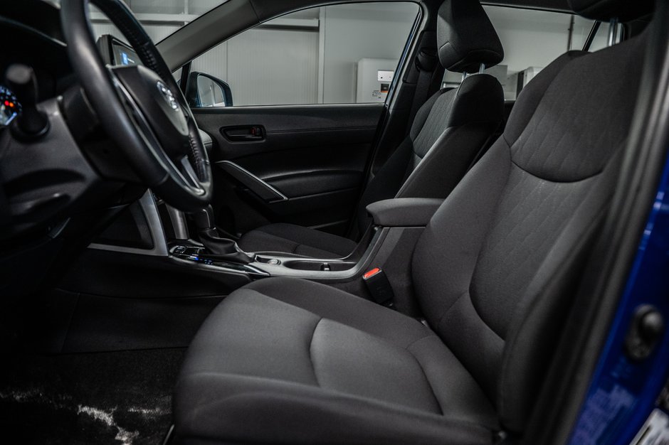 2024 Toyota Corolla Cross LE-13