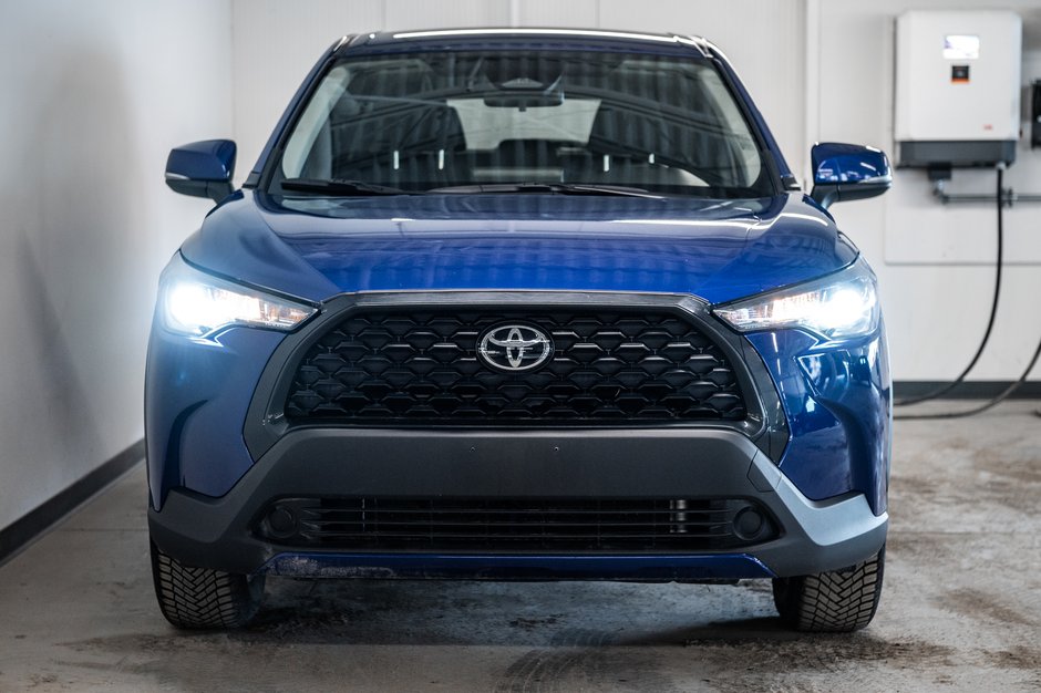 2024 Toyota Corolla Cross LE-1