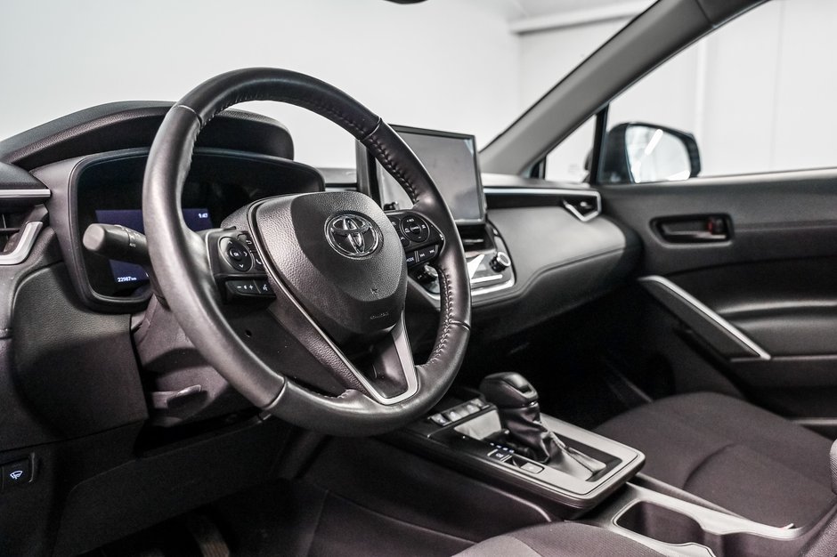 2026 Toyota Corolla Cross LE-10