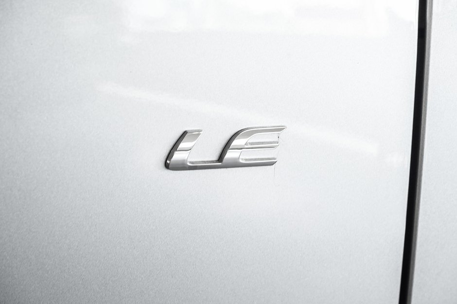 2026 Toyota Corolla Cross LE-8