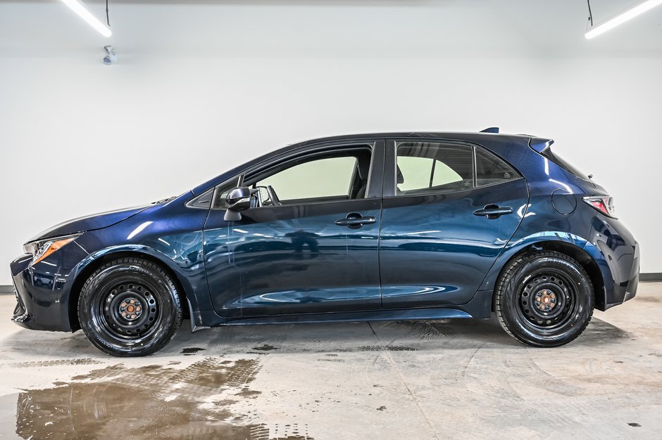 2022 Toyota Corolla Hatchback Base-2